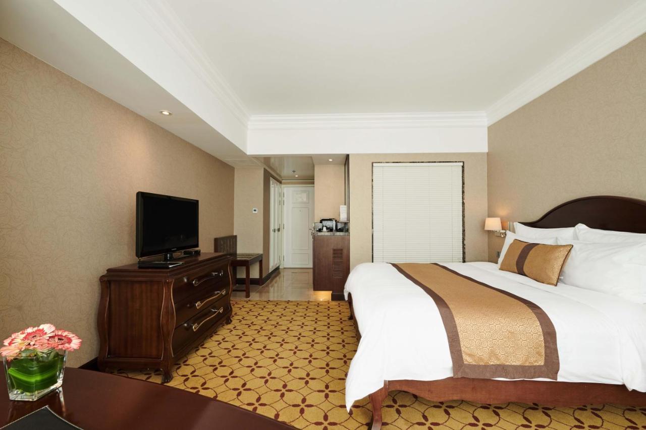 Eastin Grand Hotel Saigon Хошимин Екстериор снимка