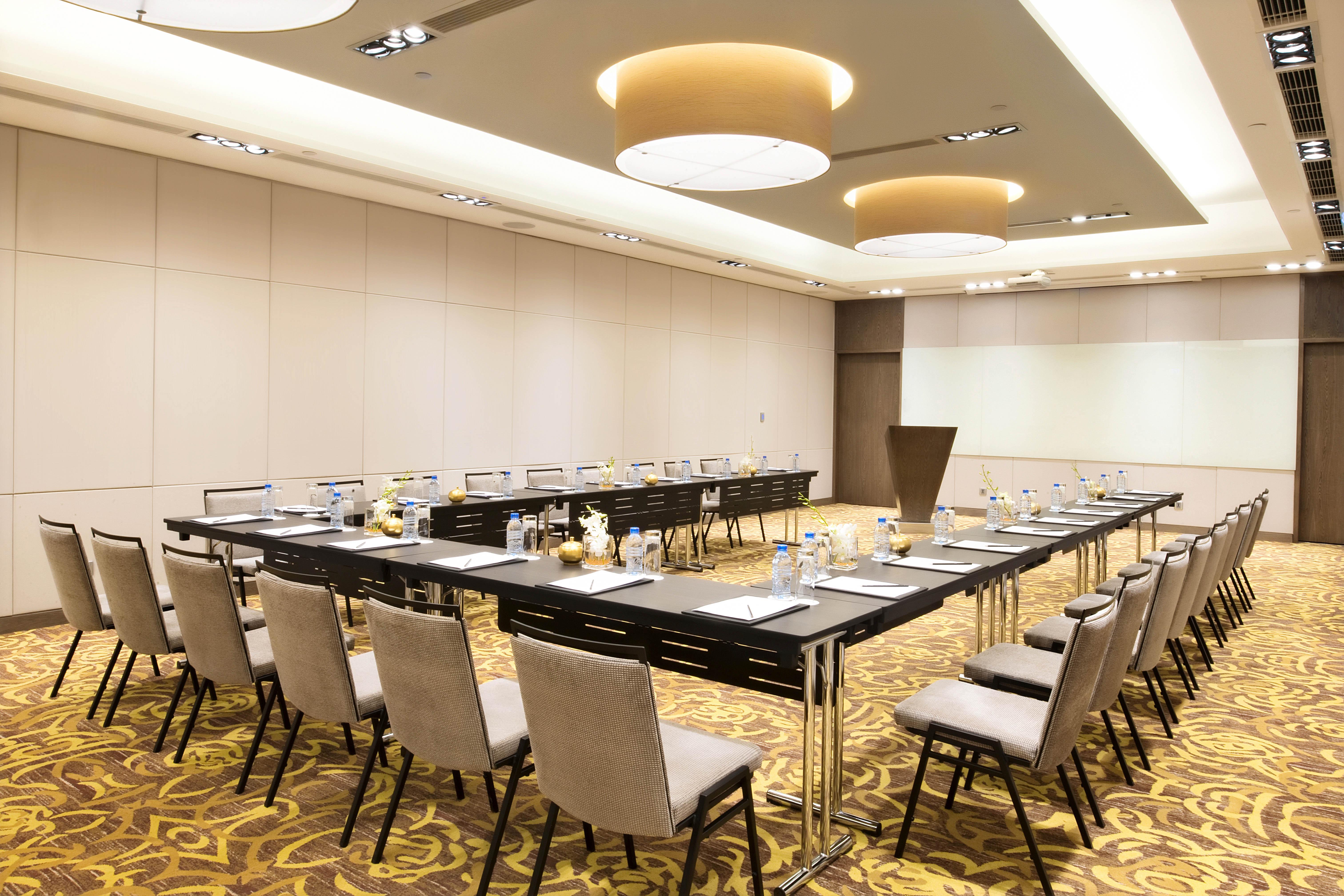 Eastin Grand Hotel Saigon Хошимин Екстериор снимка Meeting room