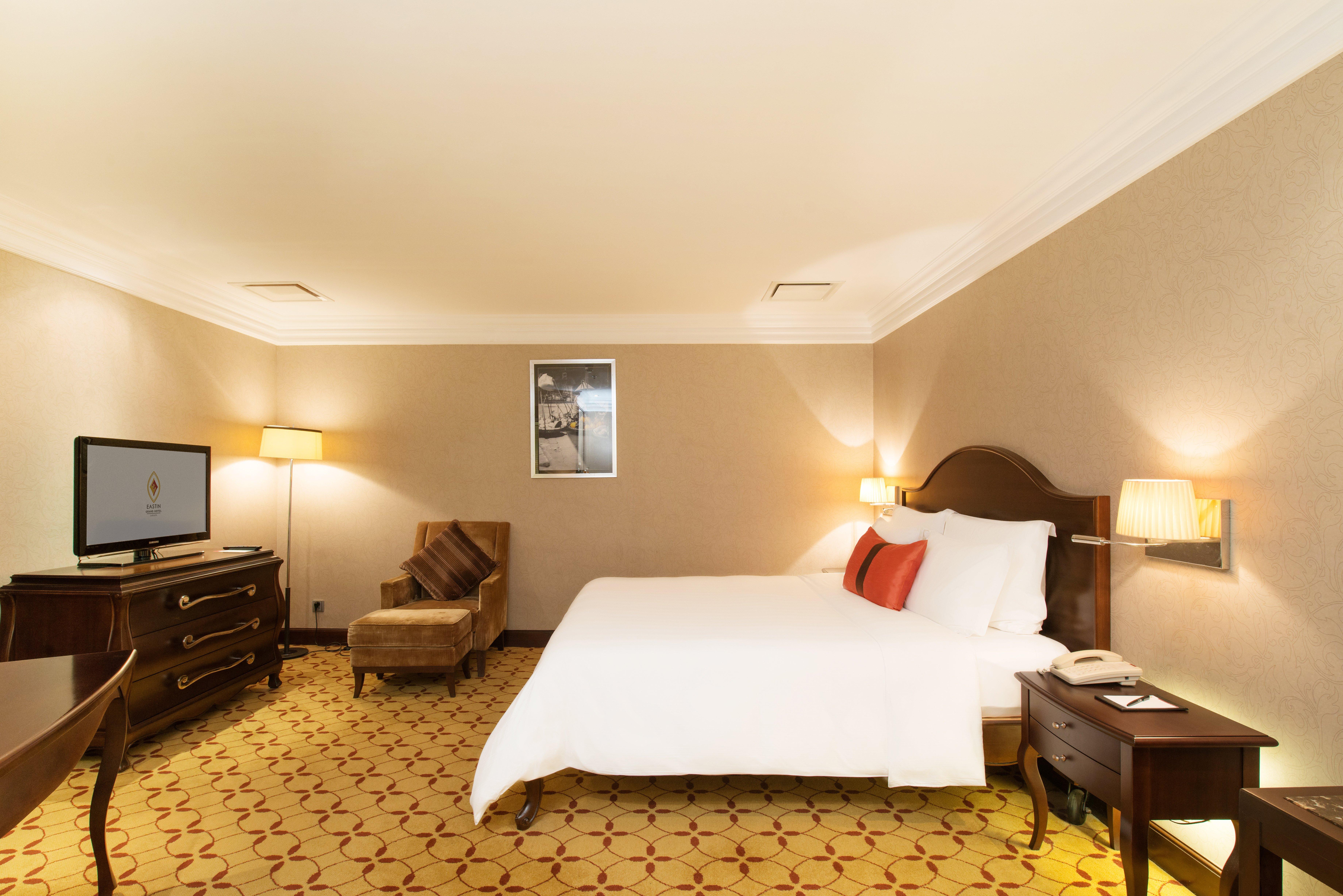 Eastin Grand Hotel Saigon Хошимин Екстериор снимка A room at the hotel