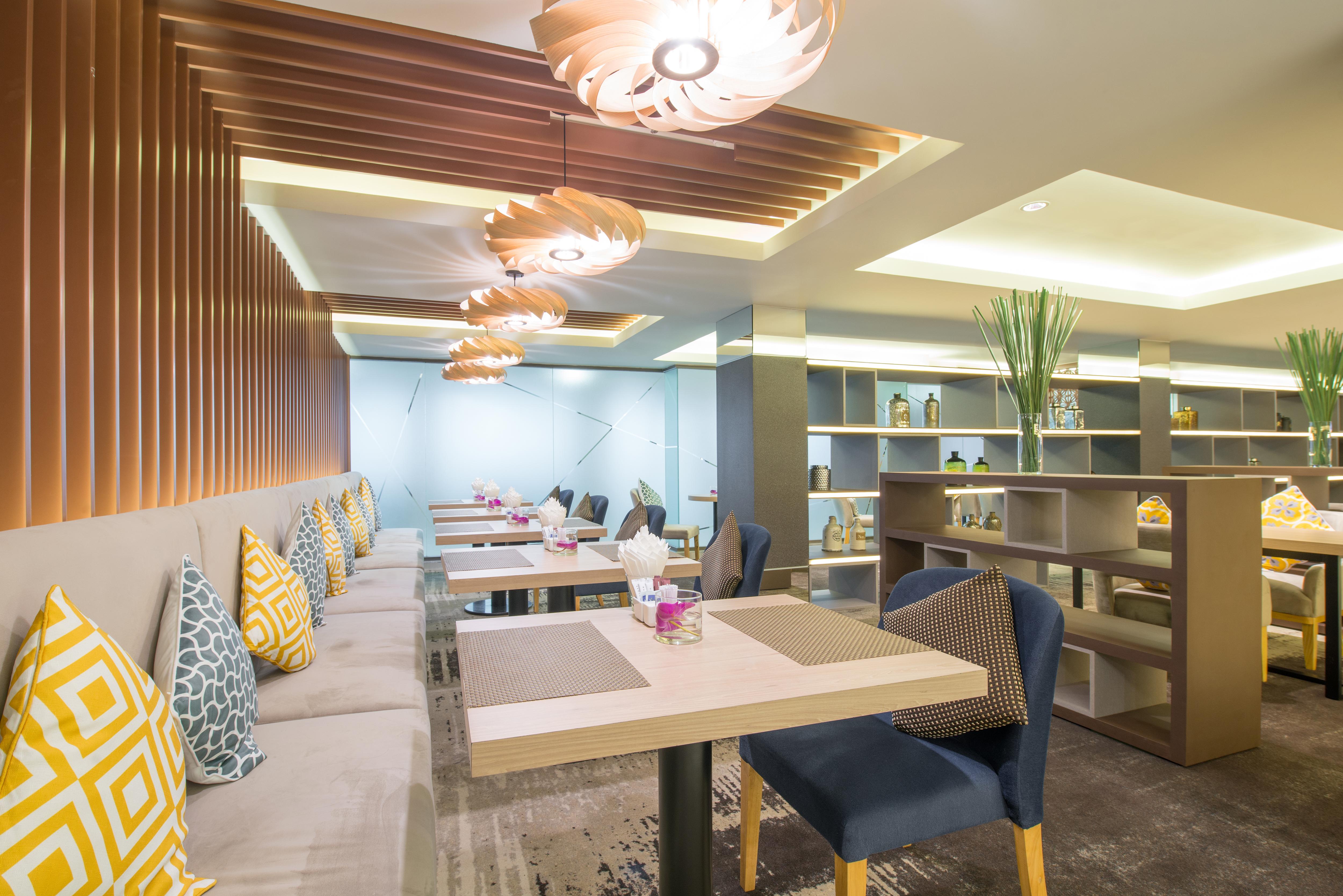 Eastin Grand Hotel Saigon Хошимин Екстериор снимка The interior of the lounge