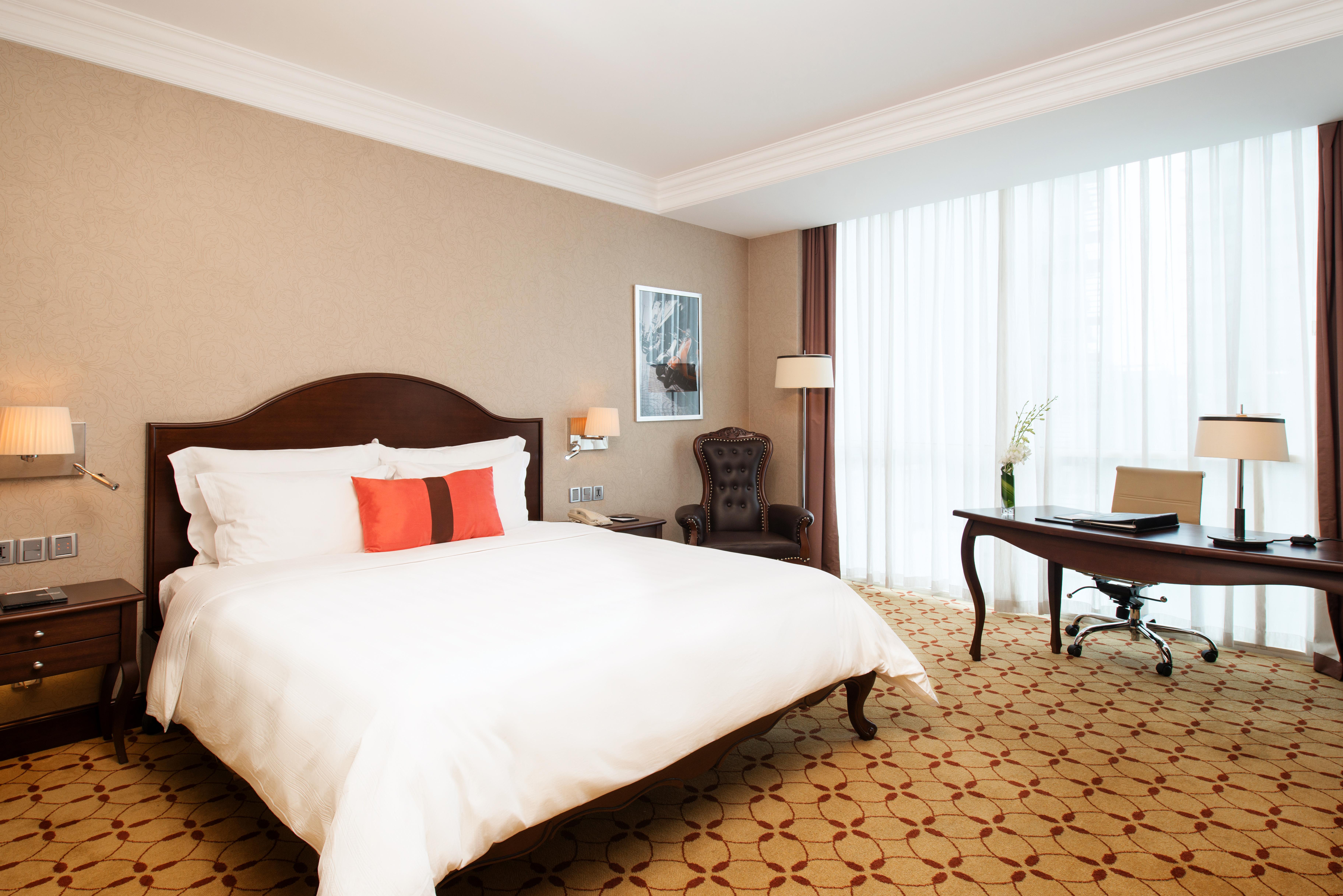 Eastin Grand Hotel Saigon Хошимин Екстериор снимка A room at the hotel