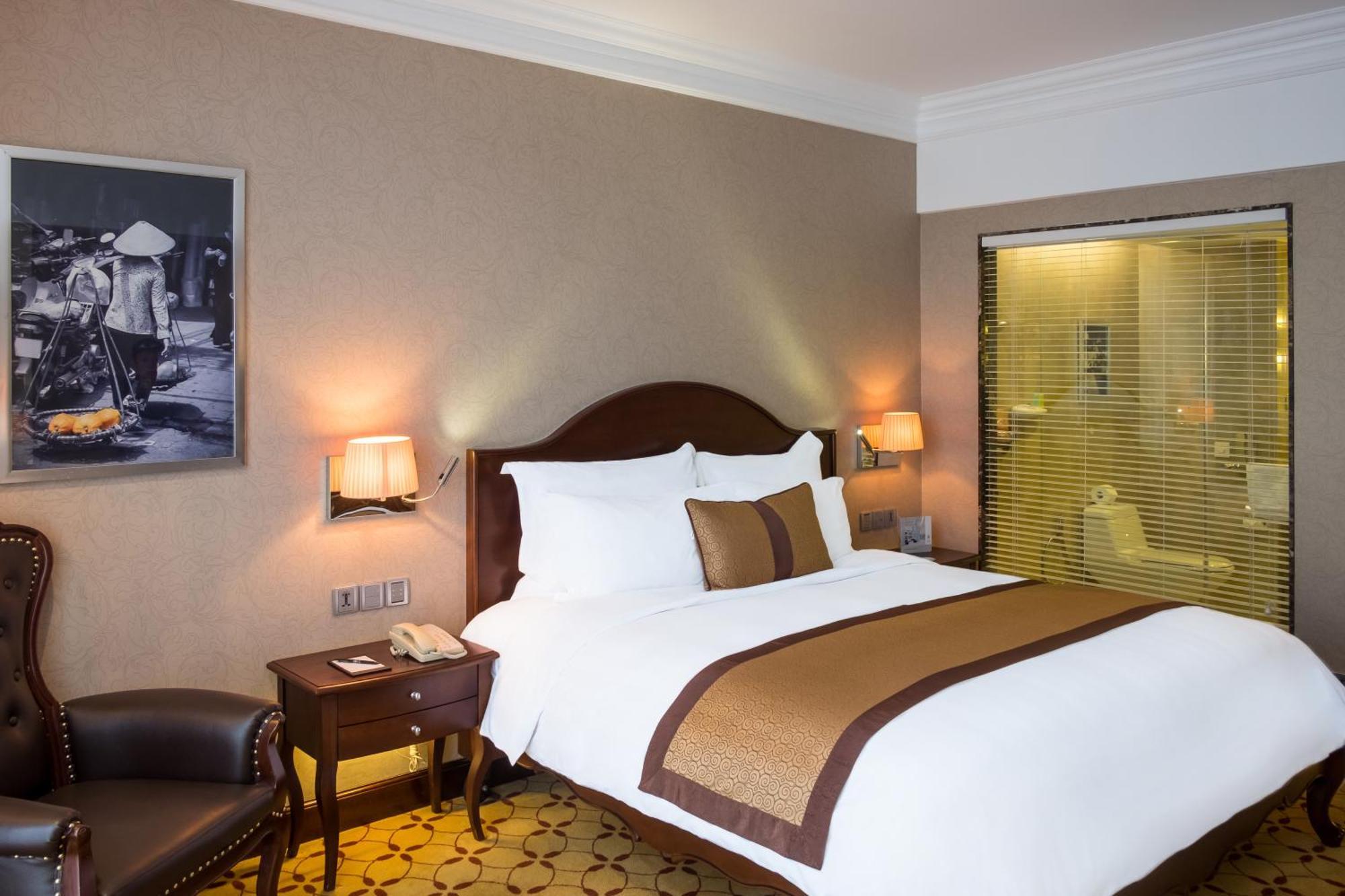 Eastin Grand Hotel Saigon Хошимин Екстериор снимка