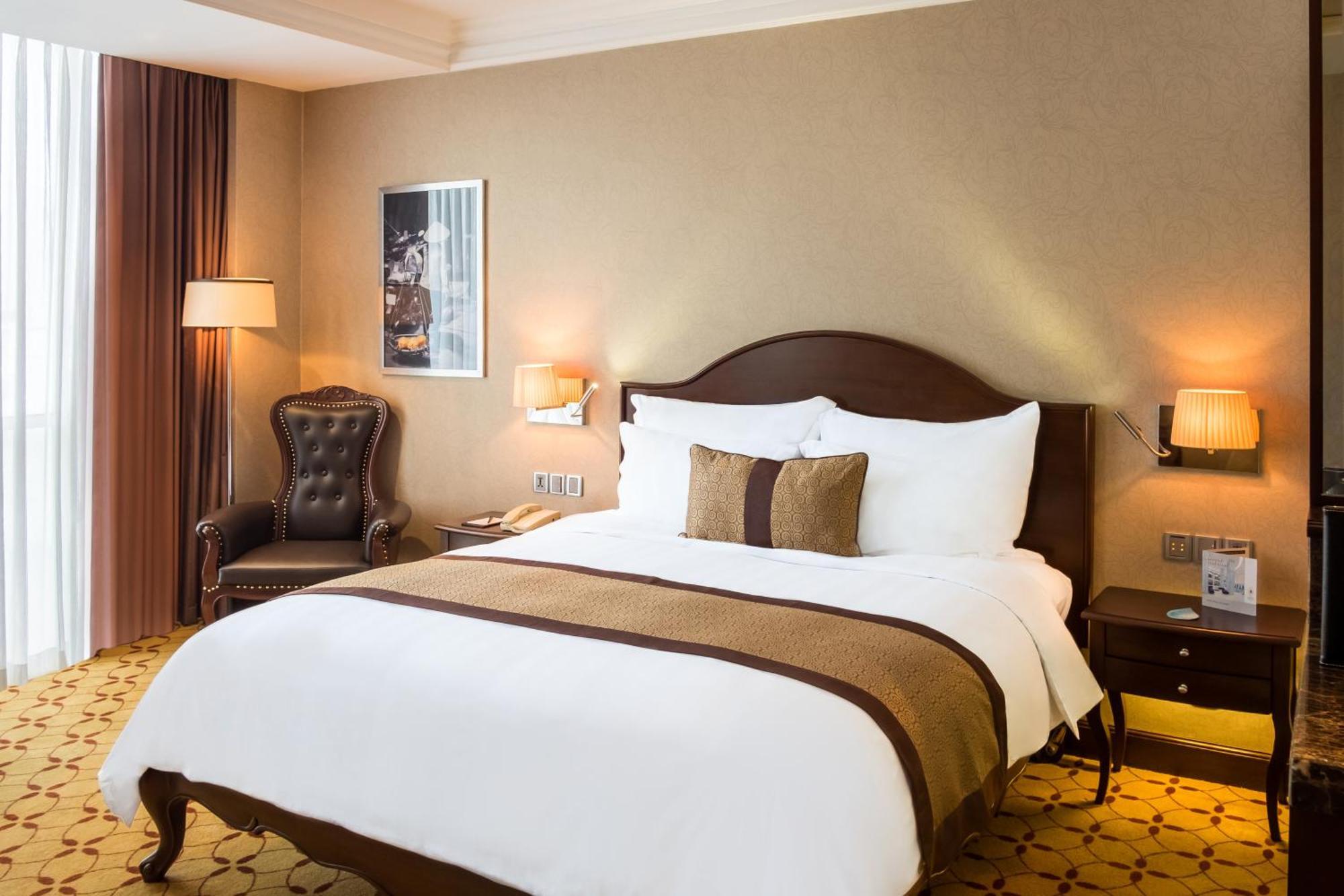 Eastin Grand Hotel Saigon Хошимин Екстериор снимка