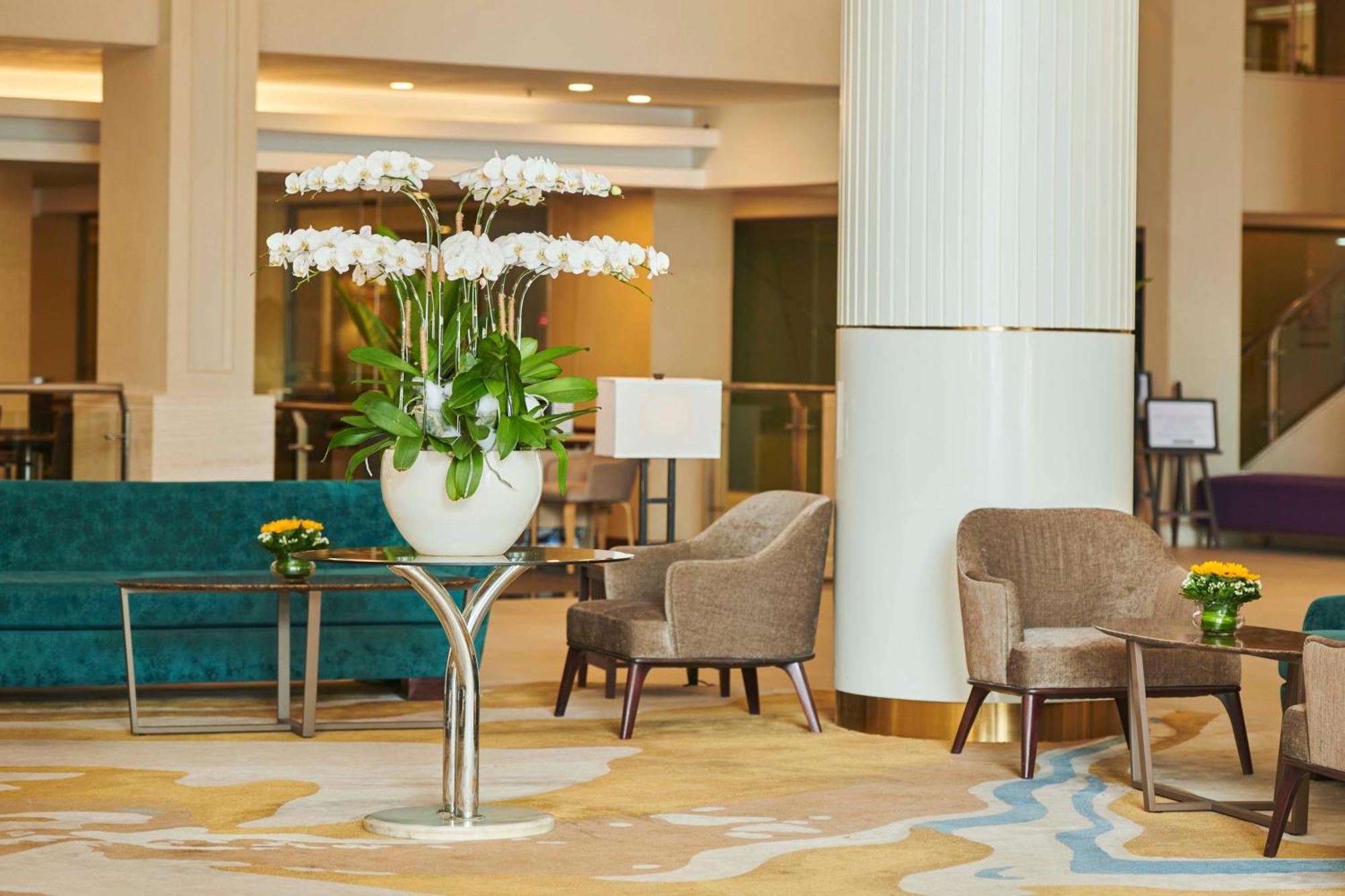 Eastin Grand Hotel Saigon Хошимин Екстериор снимка The lobby of the hotel